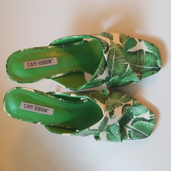 Palm Print Kitten Heels - Picture 3 of 4